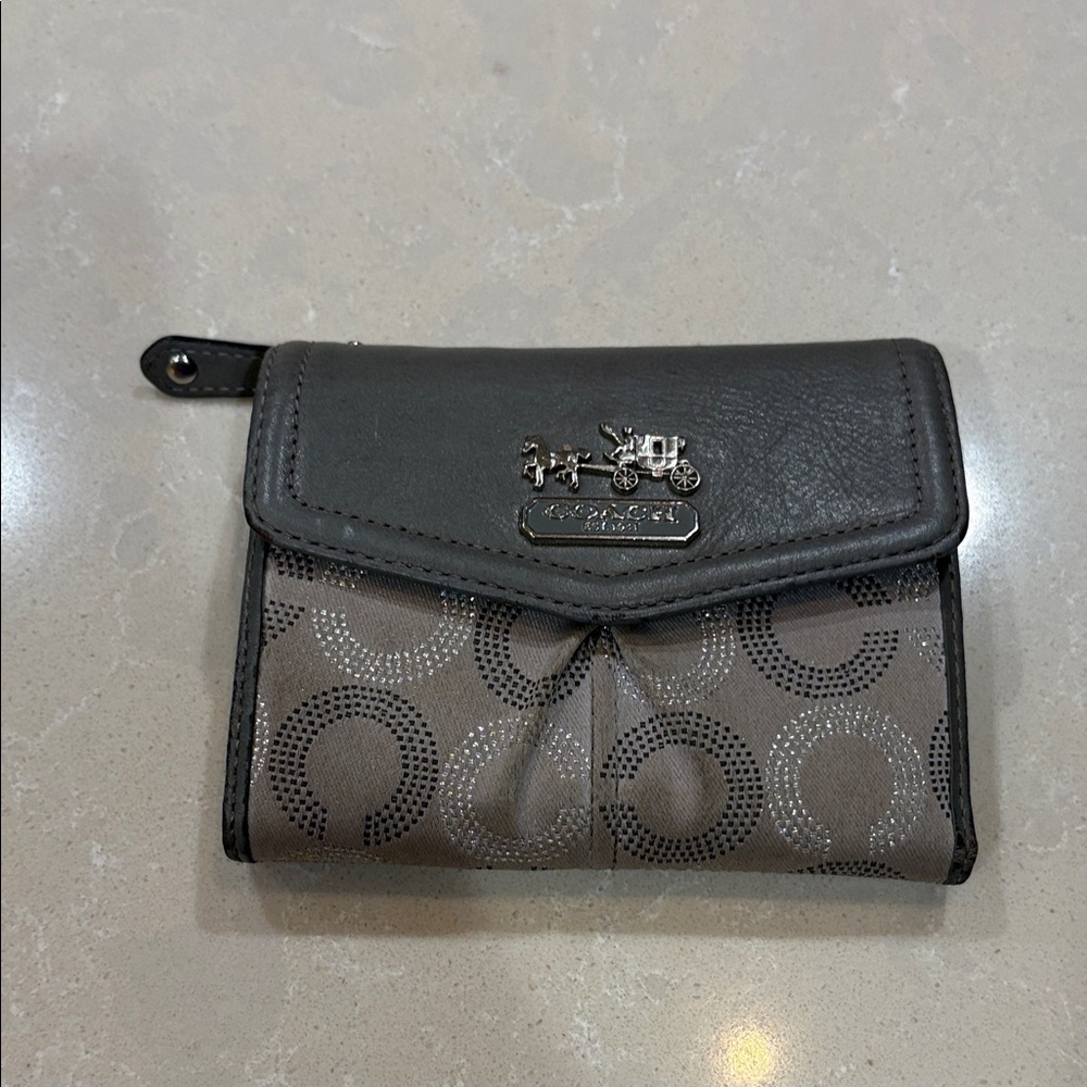 Coach Madison Dotted Op Art Wallet with Signature Pattern